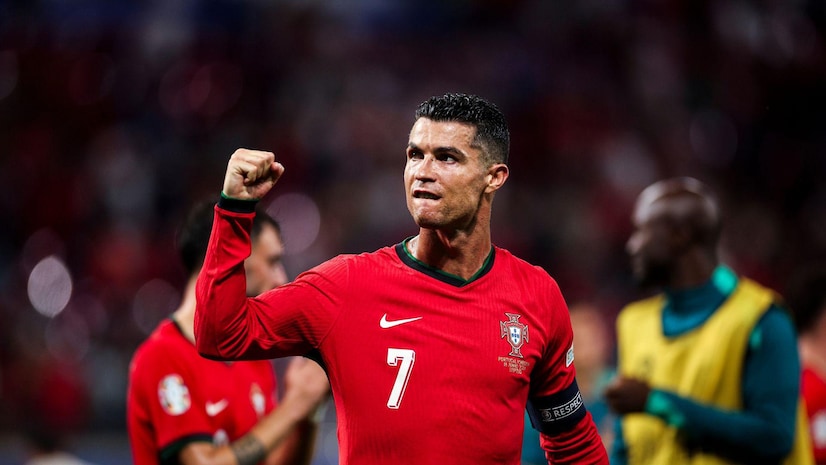 WTT新加坡大满贯-钱天一、王艺迪携手晋级女单16强.